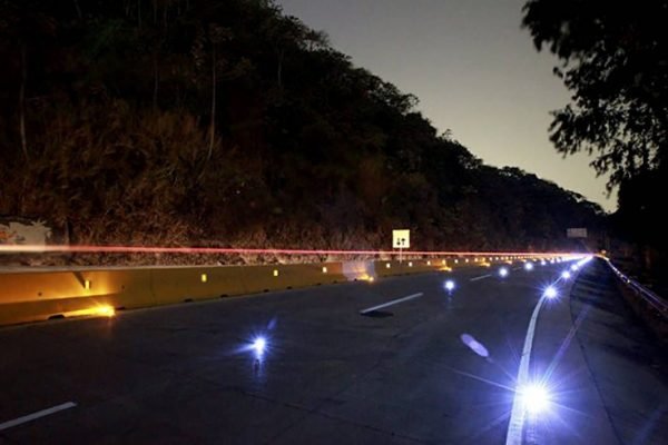 Tacha Solar para vias