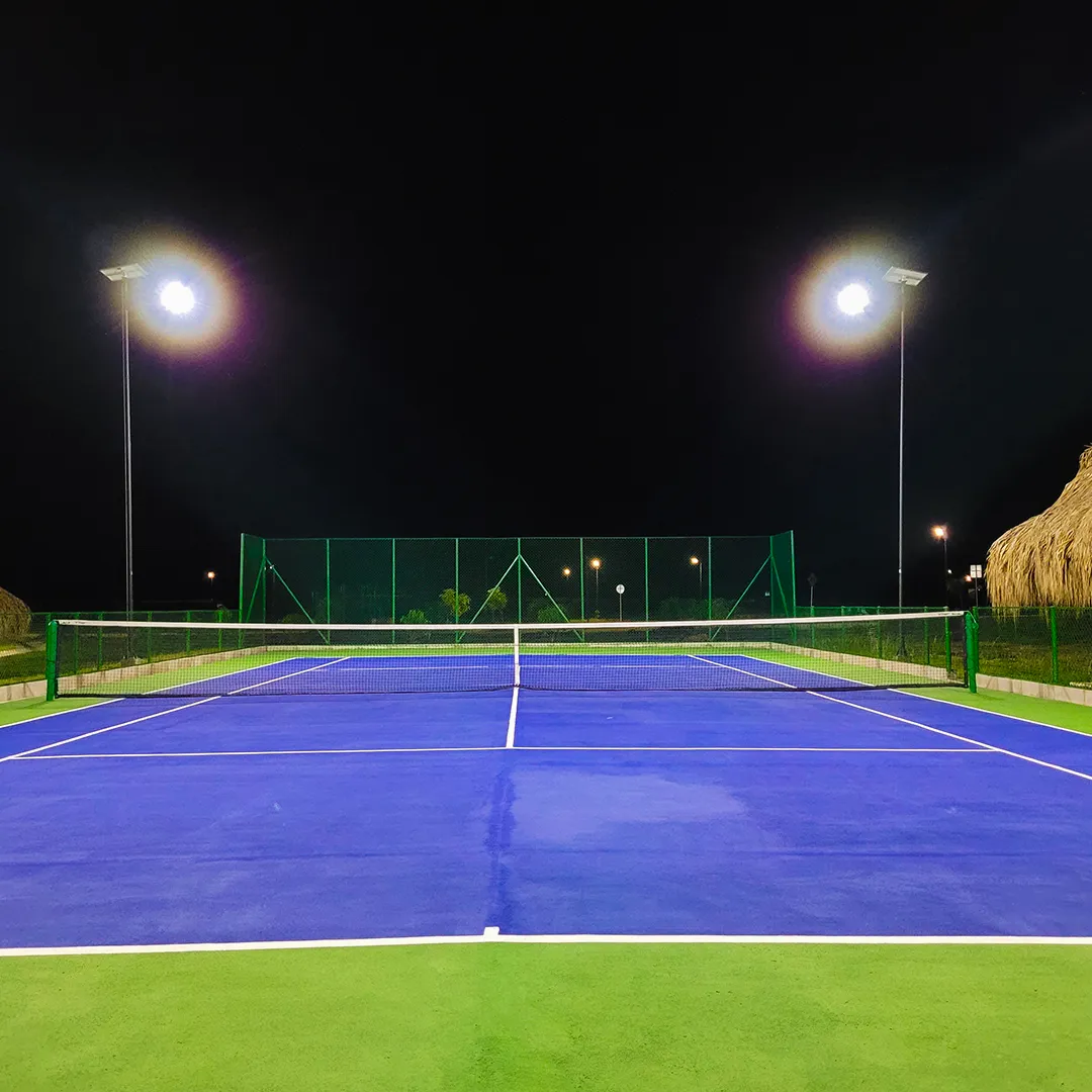 lampara solar cancha de tennis