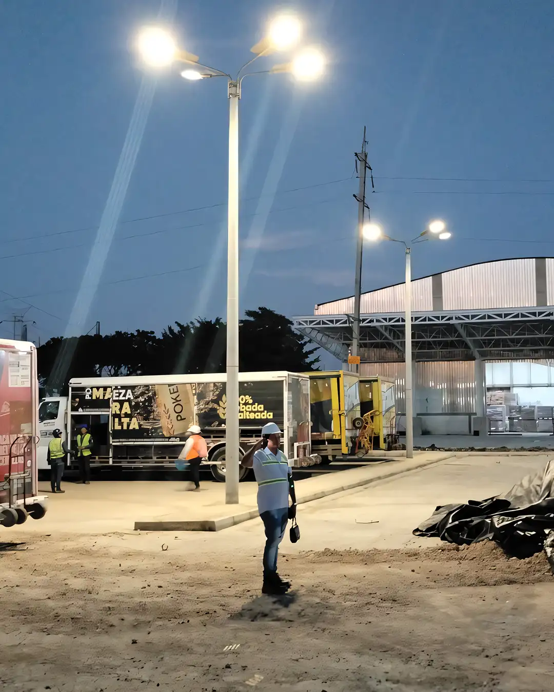 lámpara solar en industrias