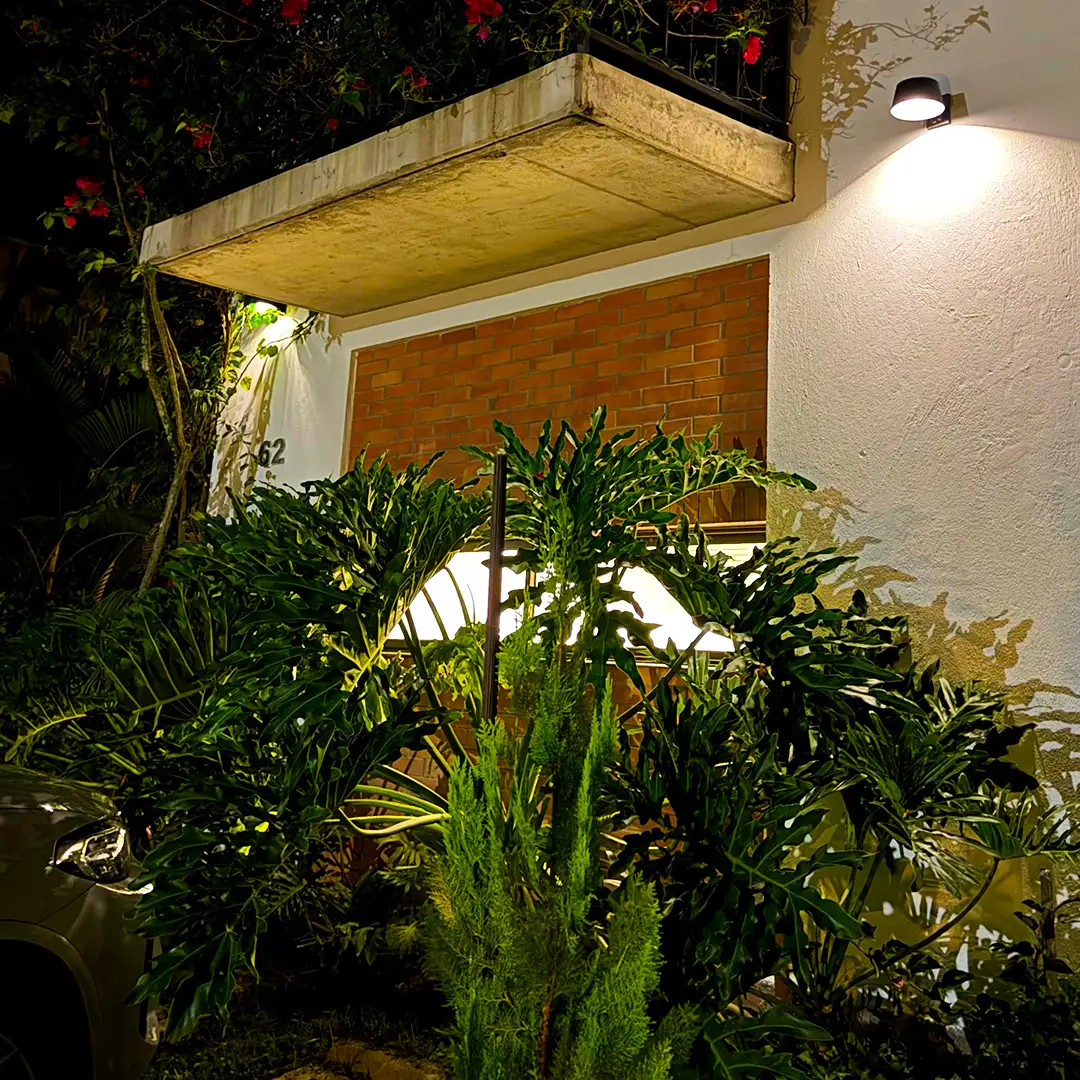 lámpara solar para exteriores casa