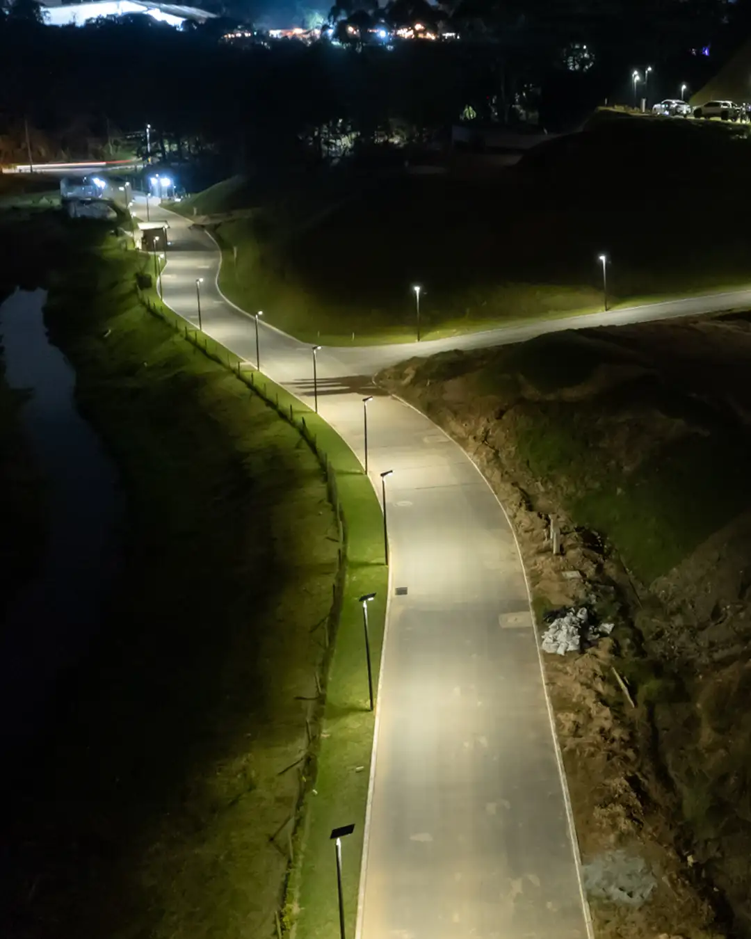 Alumbrado solar para vías internas vía iluminada con lámparas solares 3000