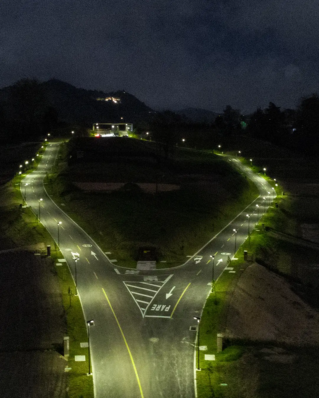Alumbrado solar para vías internas vía unidad residencial lámparas solares